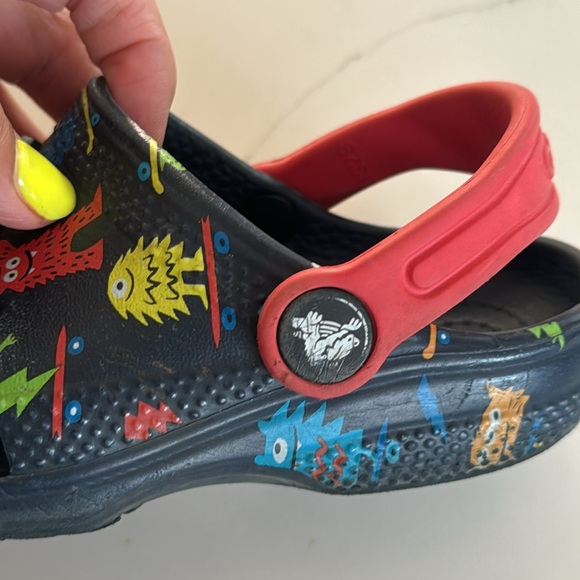 Boys crocs Monster design - Picture 3 of 5